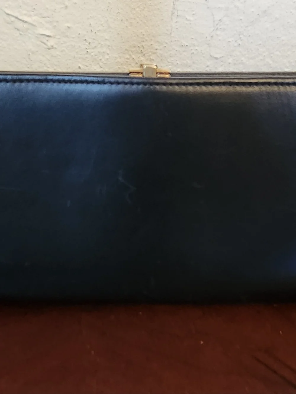 Gucci Black Leather Tiger Clasp Wallet - Picture 2 of 10